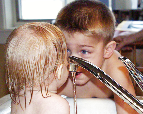 20020317 McK and Peter in sink