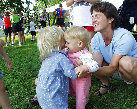 20020807 McK Britta Erin