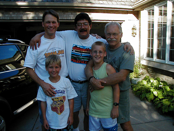 20010812 Victor and guys