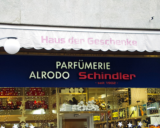 19991209 Switz Zurich store