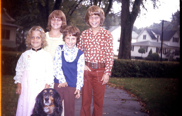 four kids with peanuts 2