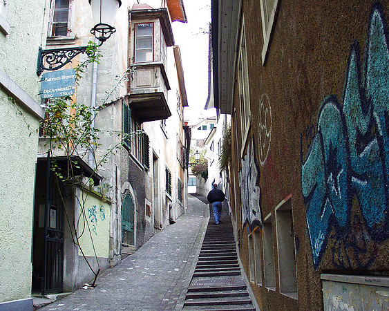 19991209 Switz alley 1