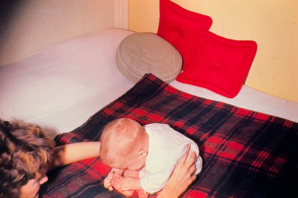 19651229 Erik 4 mos and Belita