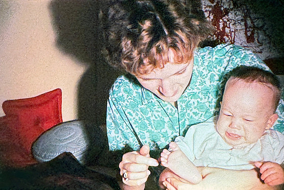 19660300 Erik crying with Belita