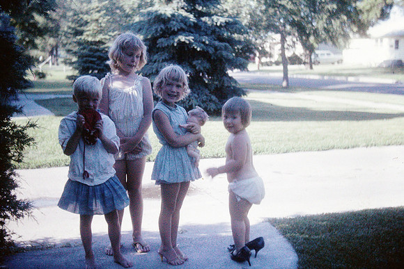 19640700 Kecia in heels, Alaina, Ekin girl and Kim