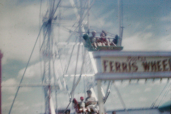 19640900 Ferris Wheel 2