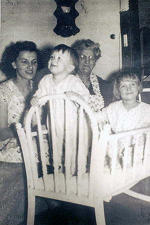 19480000 ish Softing Cradle with Cleo, Eloyes, Susie and Belita