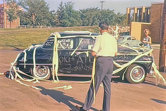 19640718 Decorated Car