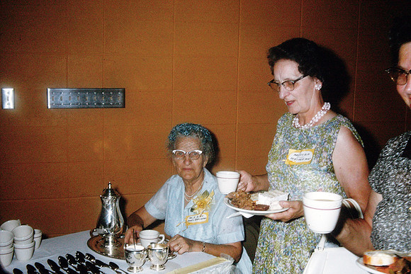 19640718 Grandma Olsen, Aunt Ivy and Aunt Edna