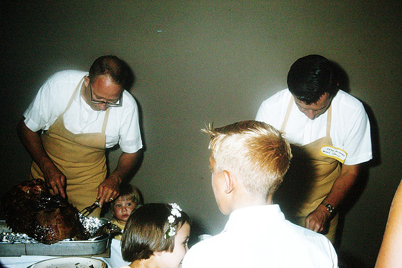 19640718 Don, Ernie serving
