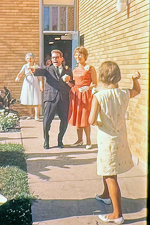 19640718 Grandma Olsen, Dick, Belita, Bonnie Kuebak