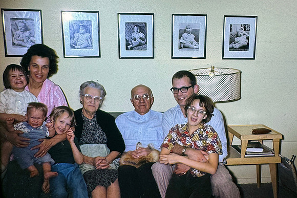 19660300 Family on couch