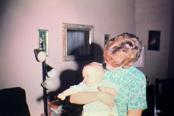 19651229 Belita holding Erik 4 mos