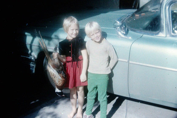 19641000 Alaina and Kim with pheasant