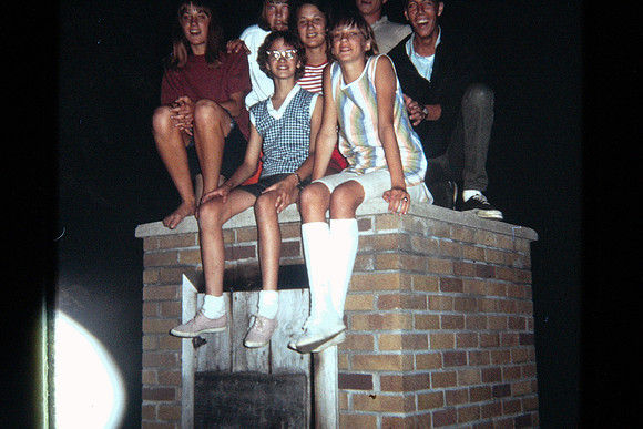 19640000 Kids on smoke stack