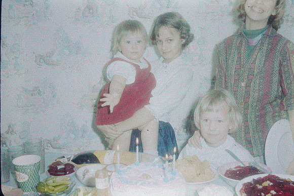 19640204 Alaina's 4th Kecia and Jenelle