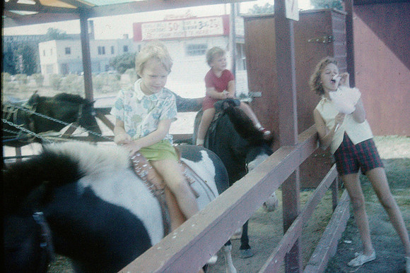 19640800 Bemidji ponies, Alaina, Kecia, Jenelle