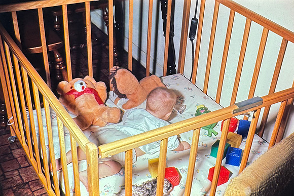 19660100 Erik 4 mos Grand Forks in crib