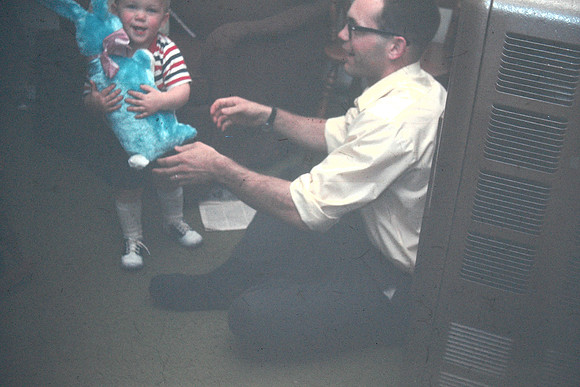 19660200 Erik 18 mos with Dick