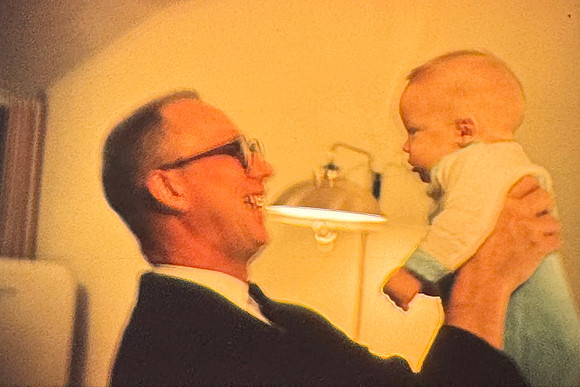 19651225 Erik 4 mos with Don