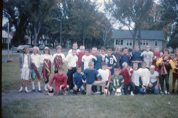 19631000 Jenelle's 6th gr Cheerleaders, football
